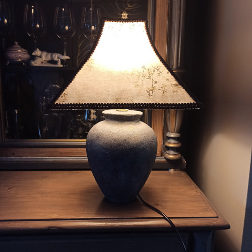 Stylová lampa v rustikálním designu