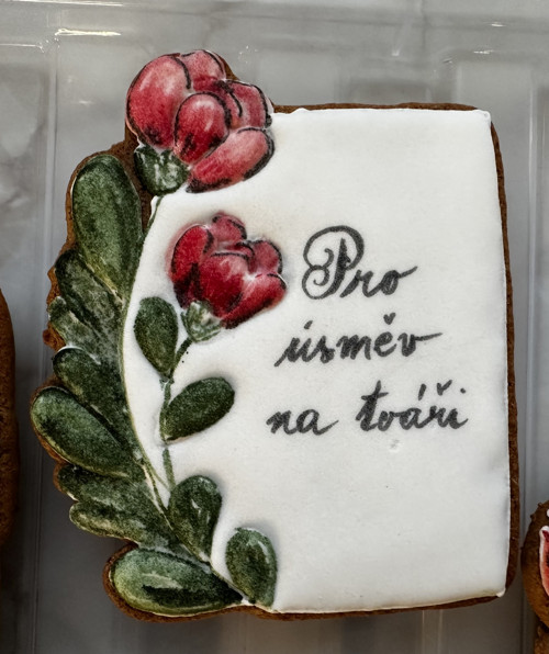 Cedulka s nápisem a květinou