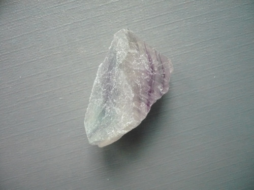 Surový - fluorit duhový 33 mm, č.29f