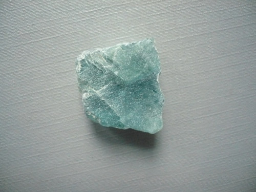 Surový - fluorit duhový 23 mm, č.42f