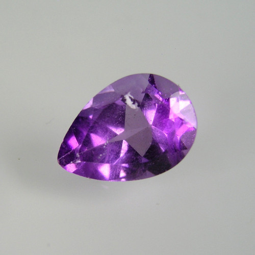 Sytě fialový Ametyst, 1,87 ct., 10,1x7,0x5,3 mm