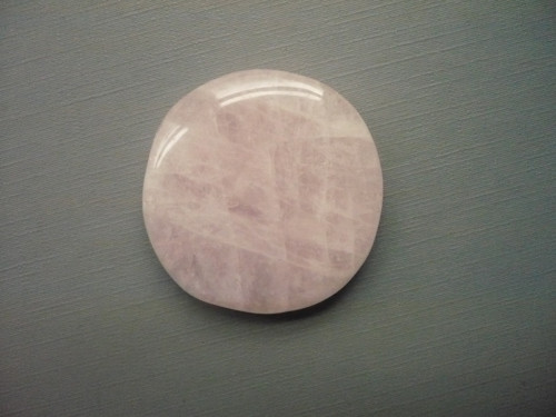 Troml. placka - růženín 43 mm, č.680s