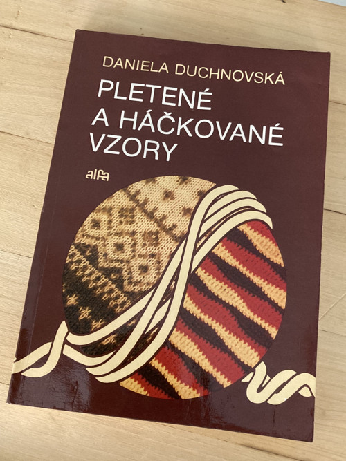 Kniha - PLETENÉ A HÁČKOVANÉ VZORY