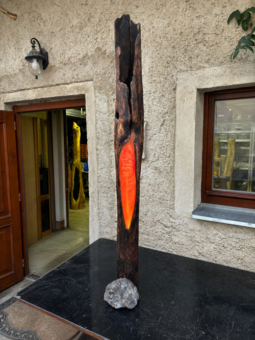 Lampa „Magma" - Křivoklátské dub & ohnivý jantar