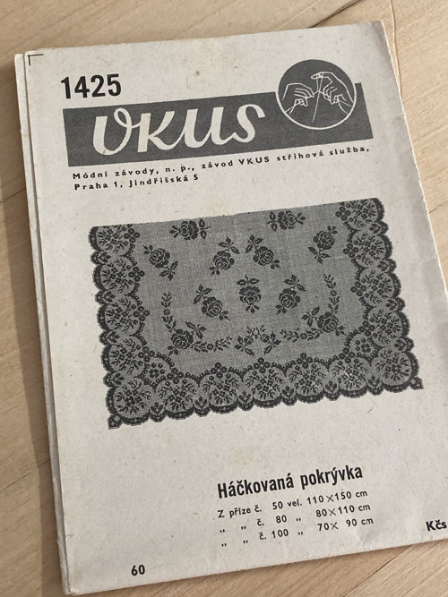 VKUS - háčkovaná pokrývka