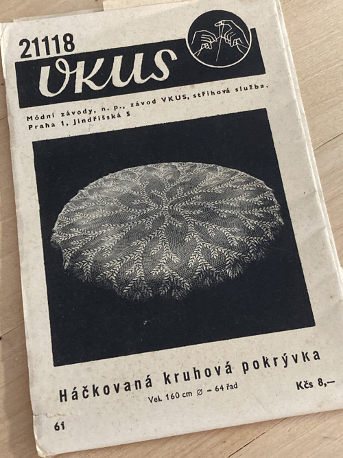 VKUS - háčkovaná pokrývka