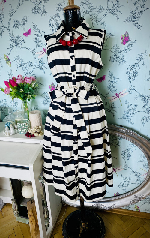 Šaty retro stripes luxusní — foto 1