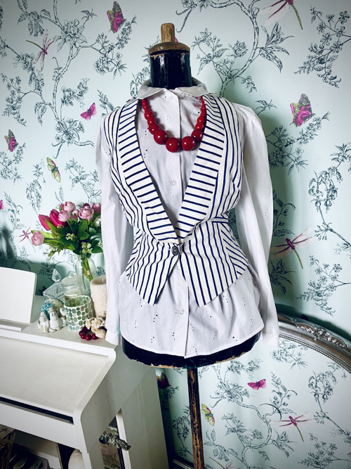 Vestička pinstripe — foto 1