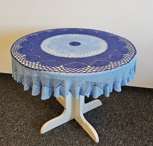 130 cm kulatý mnou háčkovaný ubrus, 40 let starý.