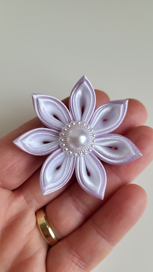 Květ kanzashi