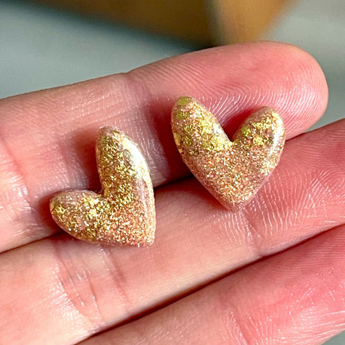 Puzetové naušnice Sparkling Hearts Teal Gold P005