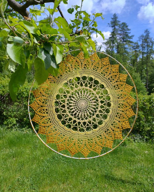 Háčkovaná mandala