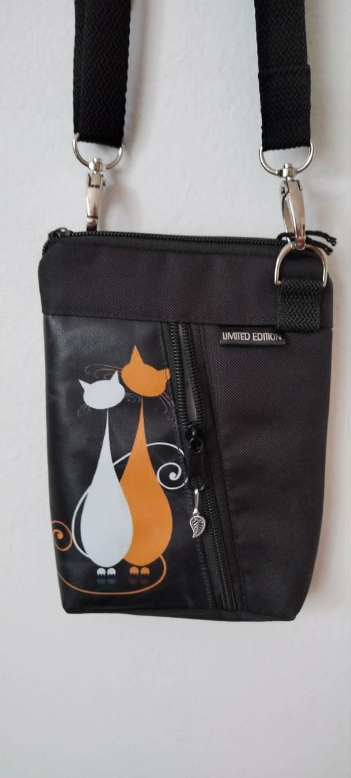 Pouzdro na mobil