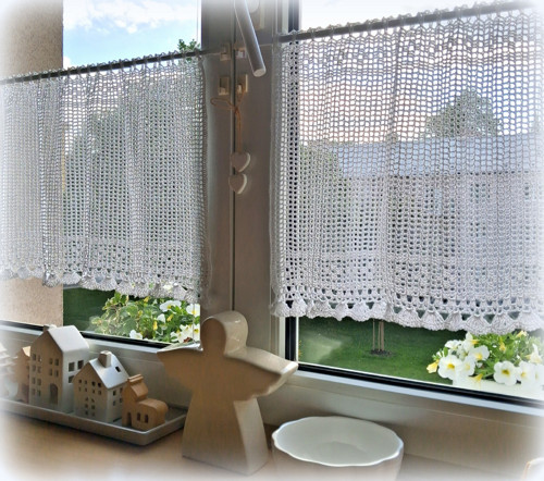 Záclonka 2ks 70x33 bílá - háčkovaná