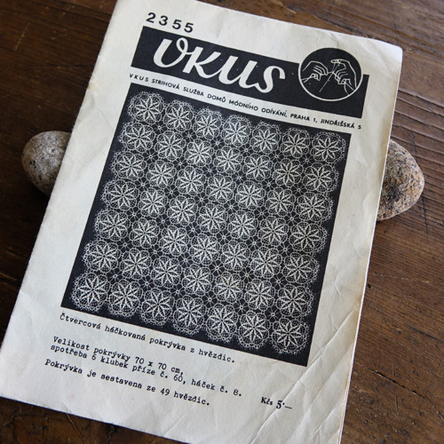 VKUS 2355 ... háčkovaná dečka — foto 1