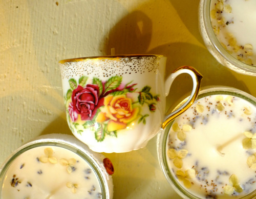 Svíčka v porcelánu — foto 1
