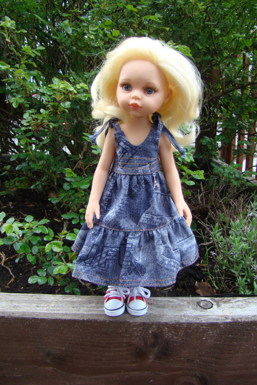 Paola Reina 32 cm -šatičky na ramínka