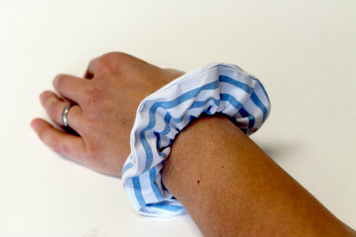 SCRUNCHIE Proužek modrobílý