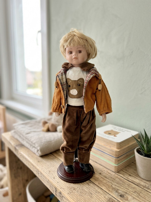 Porcelánová postavička chlapeček Jakub — foto 1