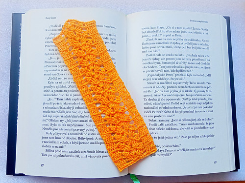 Háčkovaná záložka do knihy oranžová, krajka