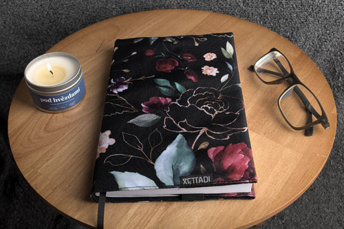 BOOKISH obal na knihy - květy se zlatou linkou