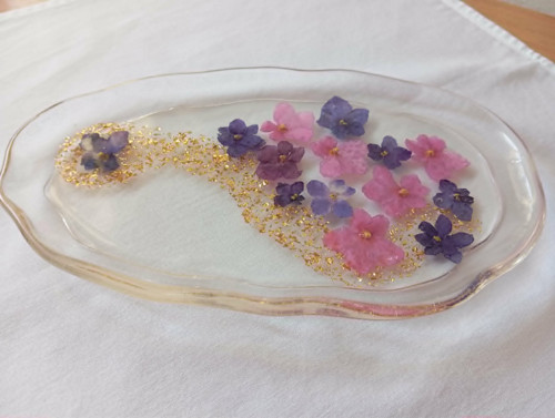 Epoxy tác „Golden Violets“