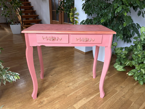 Elegantní toaletní stolek — foto 1