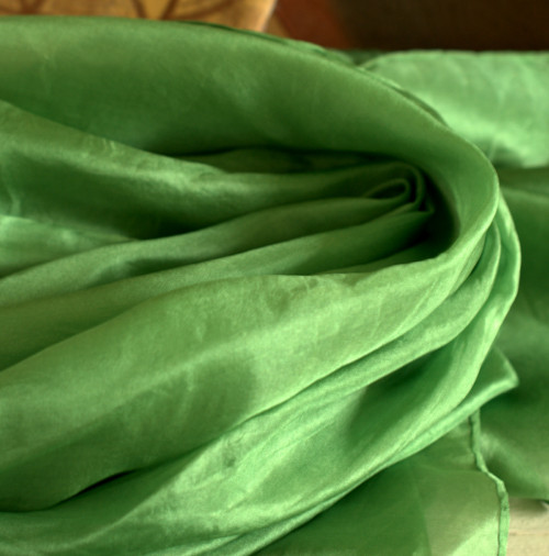 HEDVÁBNÁ ŠÁLA.......180 x 45 — foto 1