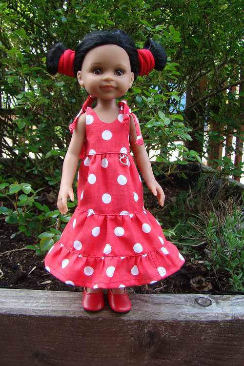 Paola Reina 32 cm - puntíkaté šatičky