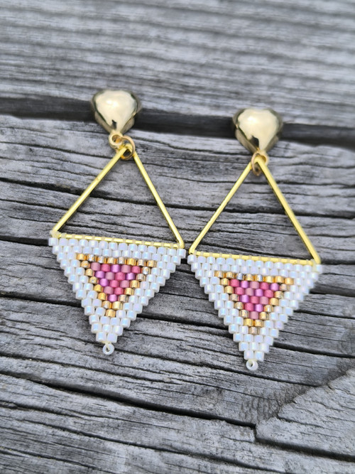 Trojúhelníky s Myiuki korálky luxury white