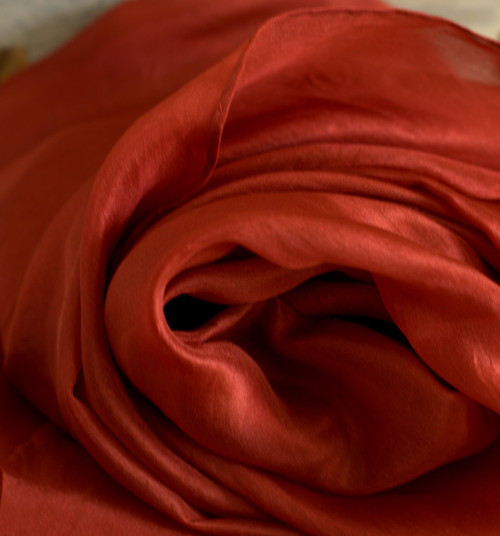 HEDVÁBNÁ ŠÁLA.......180 x 45 — foto 1