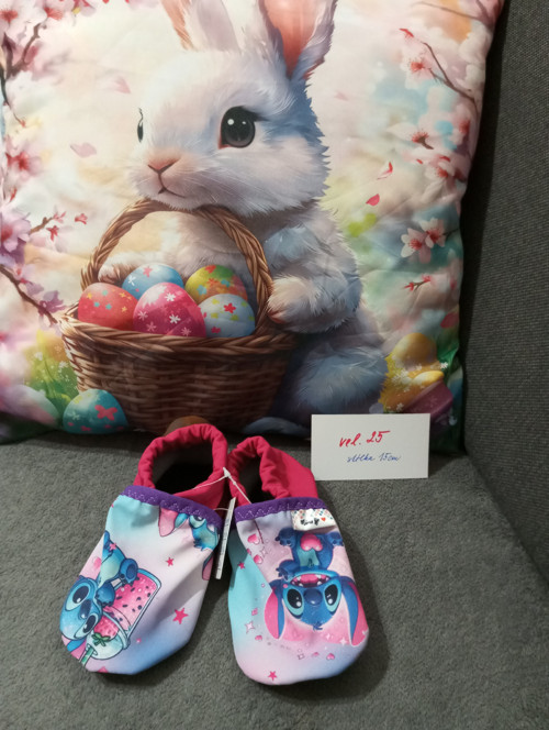 Barefoot capáčky vel.25 Stitch — foto 1