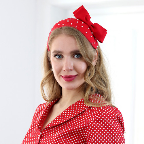 Betty - půl klobouk s perlami, červený