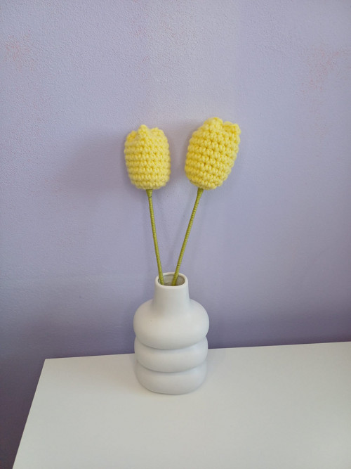 Háčkovaný tulipán