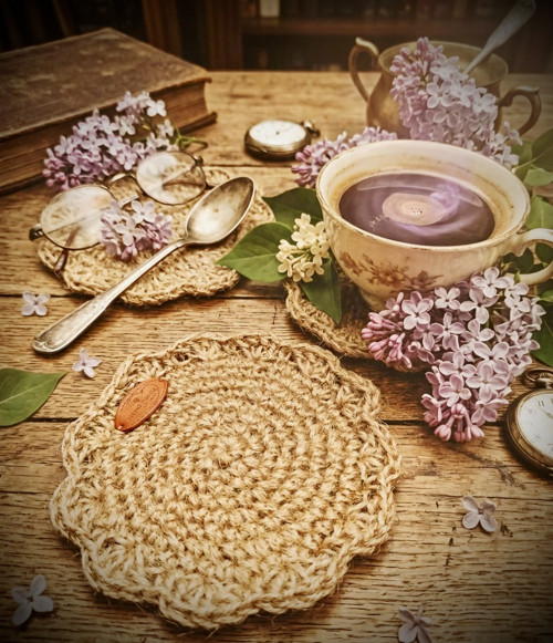 Háčkovaný jutový podtácek v boho stylu