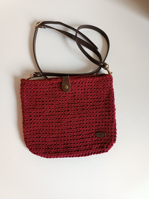 Vínová crossbody kabelka