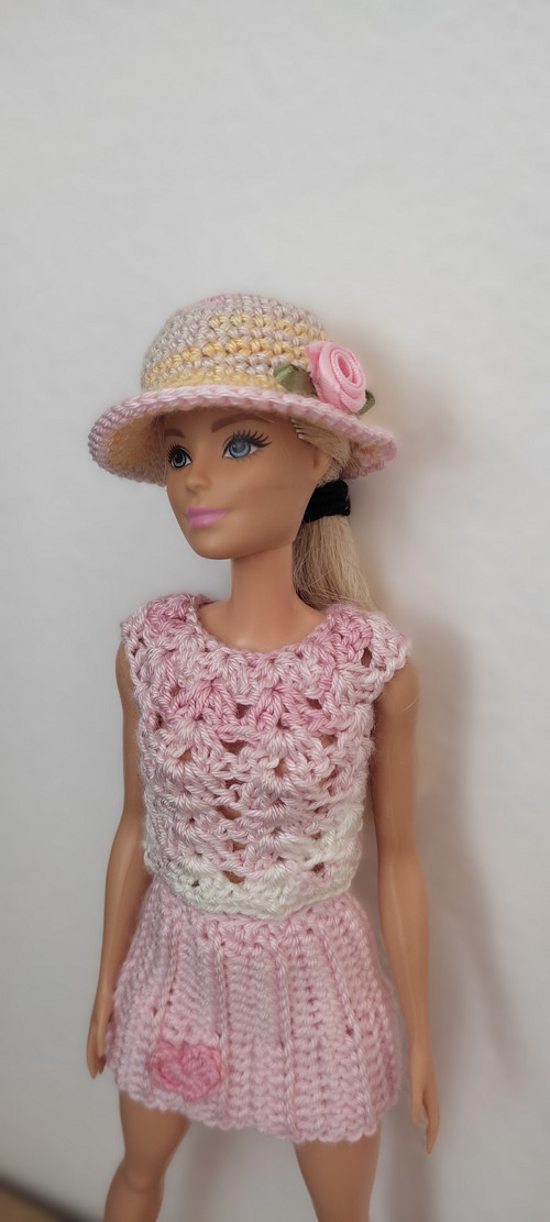 Klobouček pro Barbie