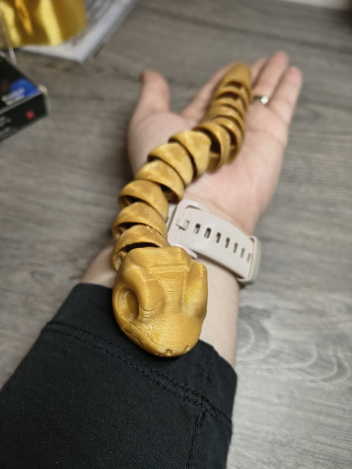 Zlatavý chřestýš – kloubový antistresový had
