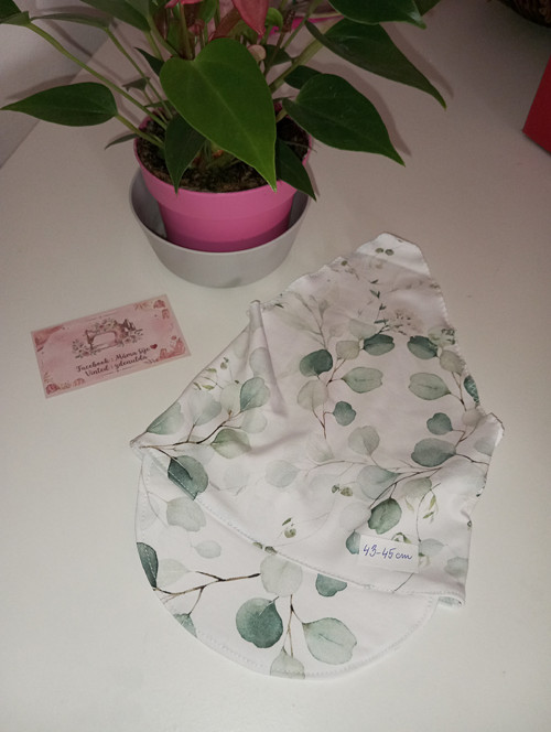 Letní šátek s kšiltem 43-45cm eukalyptus