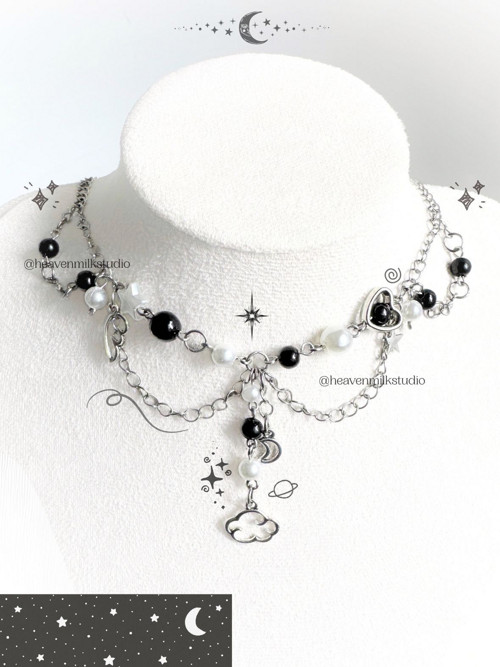 Náhrdelník z korálků měsíc cloud necklace