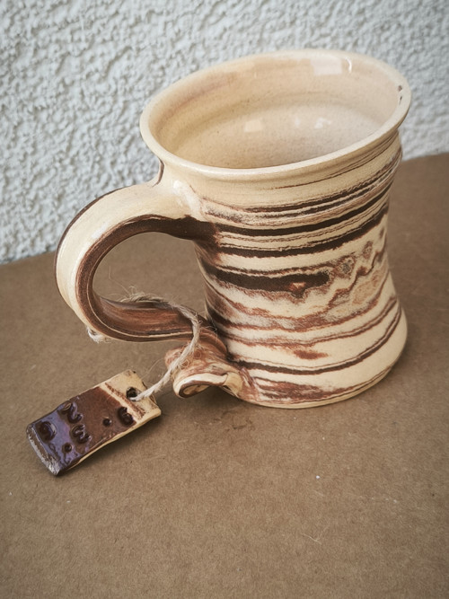 Ručně točený mramorovaný hrnek–Štíhlá elegance č.9
