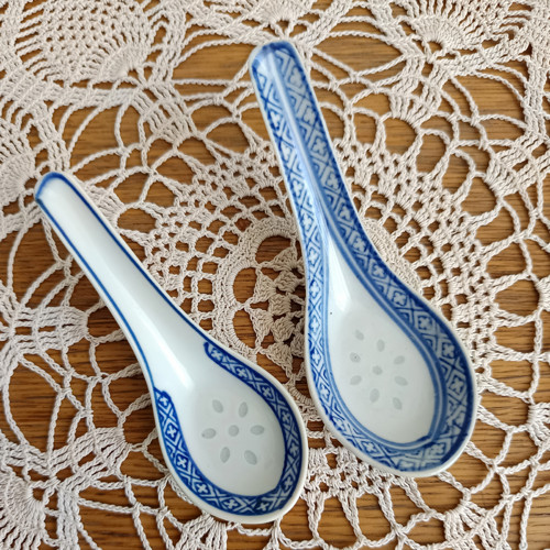Čínské porcelánové lžíce 2 ks