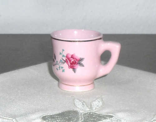 Růžový porcelán, HRNEČEK, šálek zlacený