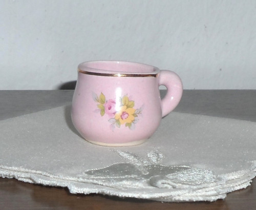 Růžový porcelán, HRNEČEK, šálek zlacený
