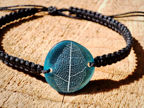 Náramek macramé LIST MAGNOLIE, modrá