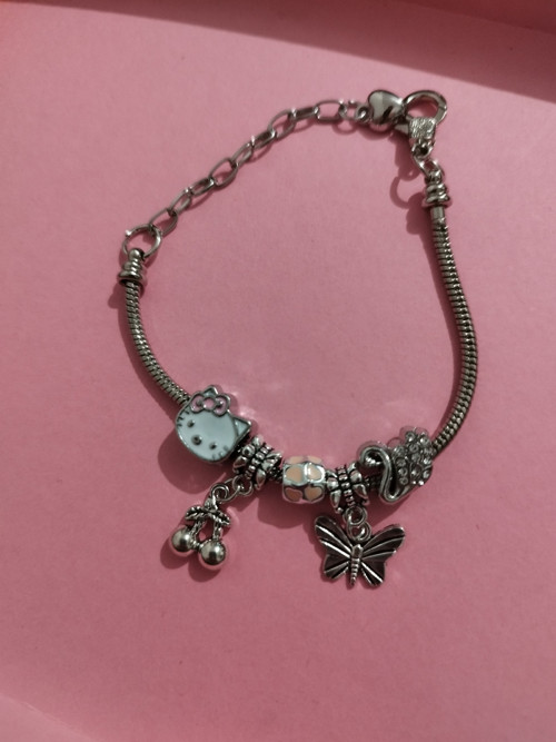 Náramek s Hello Kitty a labutí