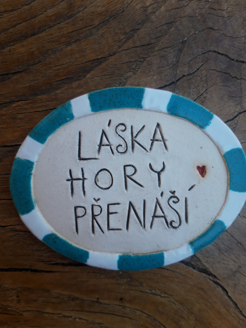 LÁSKA HORY PŘENÁŠÍ....