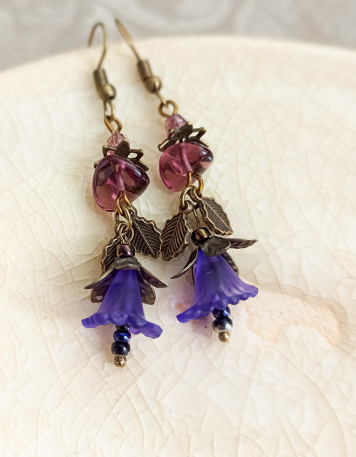 Ketlované vintage náušnice "Viole trumpet flowers"