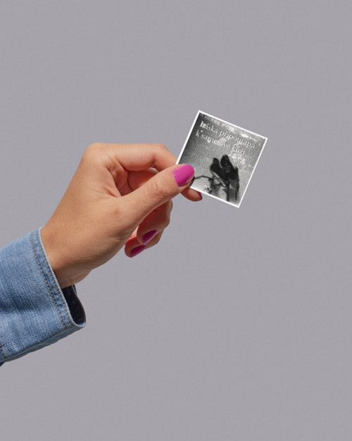 Vinylová samolepka s citátem J. Pulvera: Láska