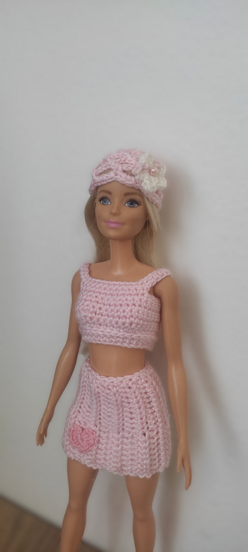 Letní čepička pro Barbie